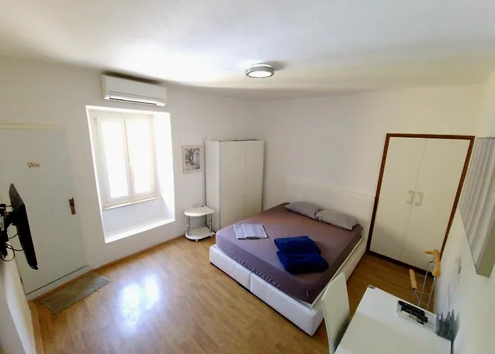 ゲストハウス Eis 3*